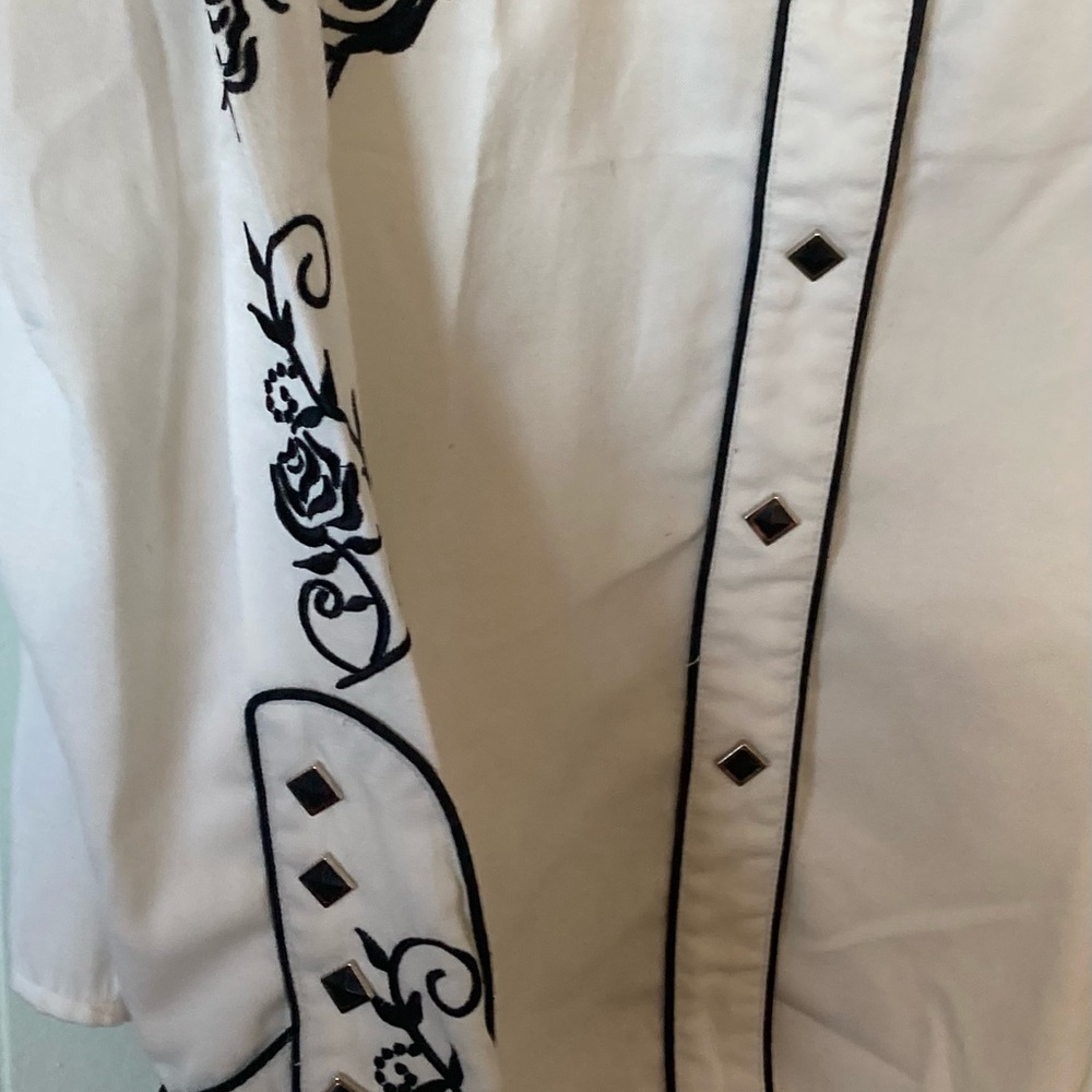 Scully SZ M Womens Western White and Black Embroidered with Roses Shirt - Picture 10 of 15